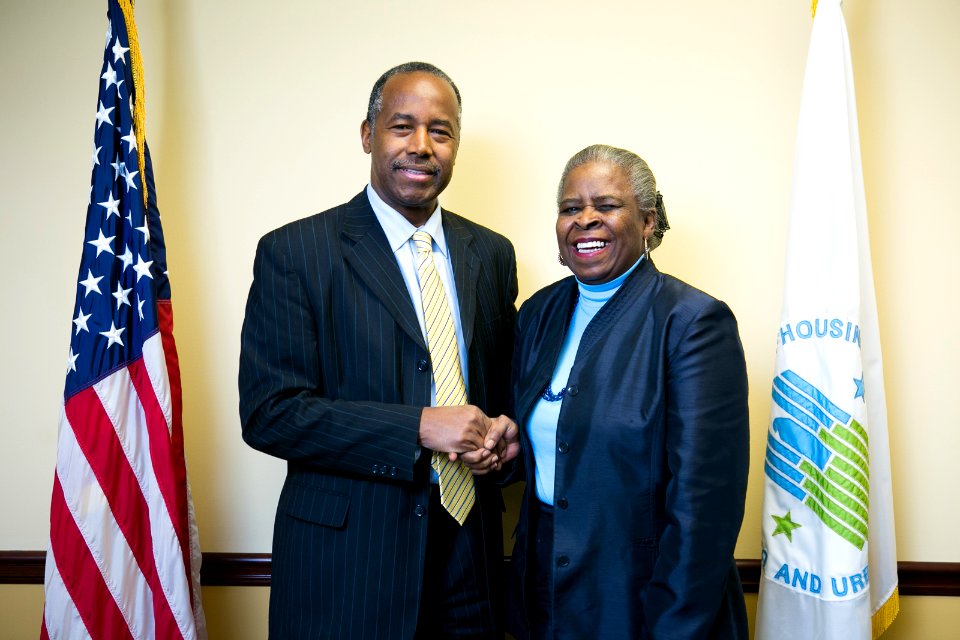 Secretary Carson visits Atlanta Field Office (24373873788)