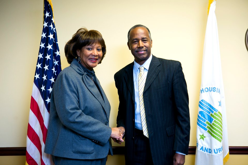 Secretary Carson visits Atlanta Field Office (24373873908)
