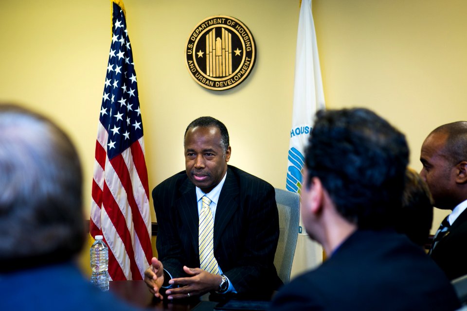 Secretary Carson visits Atlanta Field Office (24373873978)