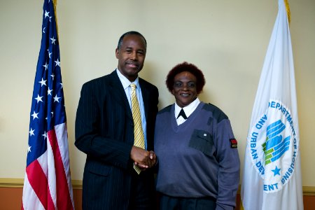 Secretary Carson visits Atlanta Field Office (24373874938)