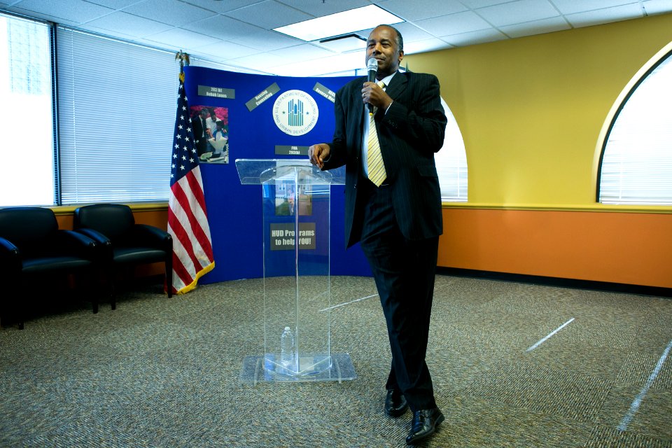 Secretary Carson visits Atlanta Field Office (24373884138)