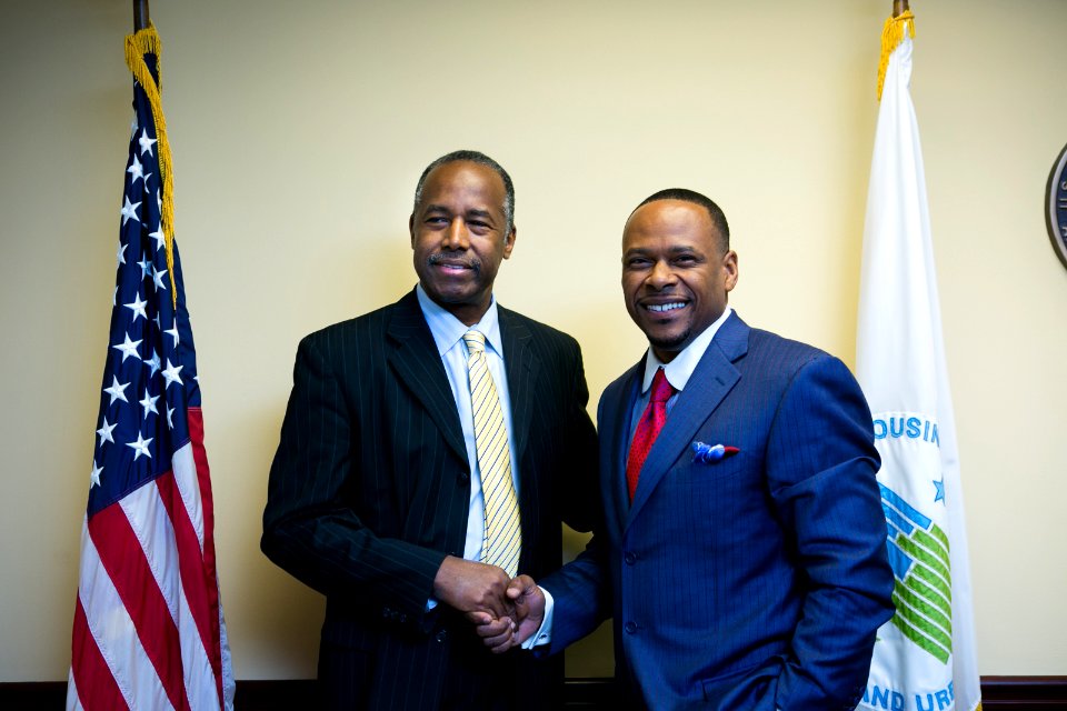 Secretary Carson visits Atlanta Field Office (24373888988)