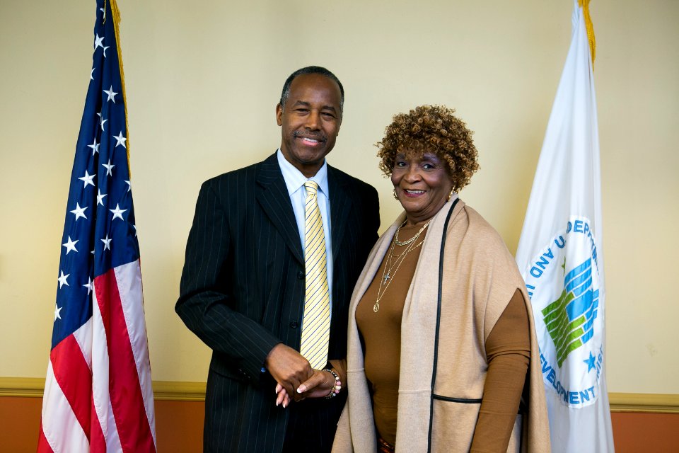 Secretary Carson visits Atlanta Field Office (26469425729)