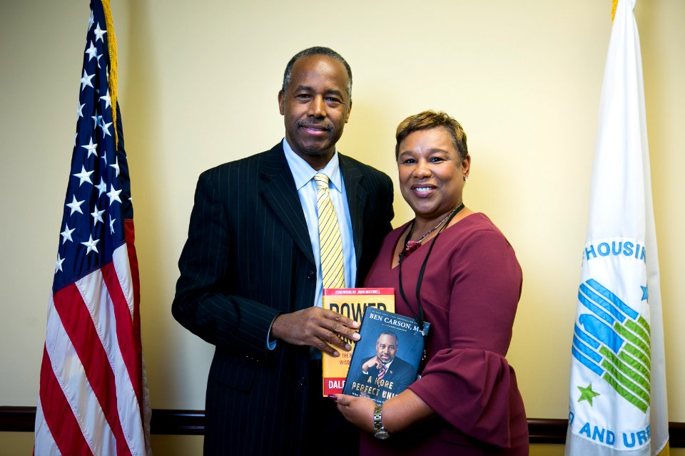 Secretary Carson visits Atlanta Field Office (37534605744)