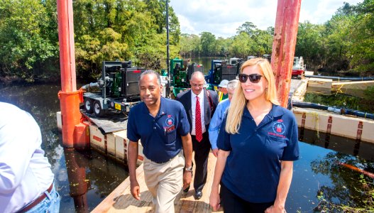 Secretary Carson visits Beaumont Texas (36665116934)