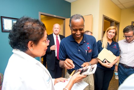 Secretary Carson visits Beaumont Texas (36665121694)