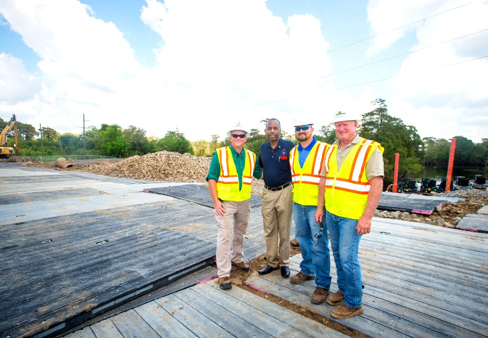 Secretary Carson visits Beaumont Texas (36665122414)