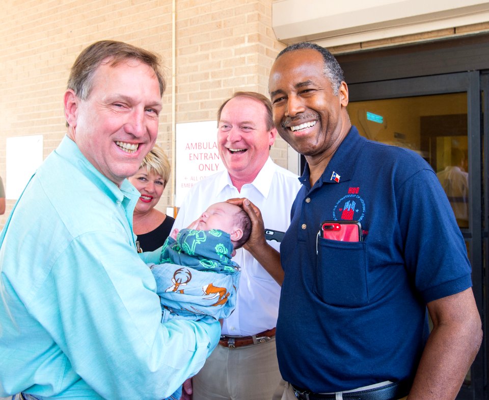 Secretary Carson visits Beaumont Texas (36703772543)