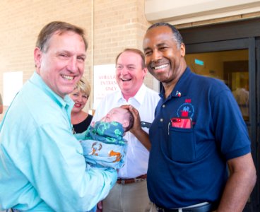 Secretary Carson visits Beaumont Texas (36703772543)