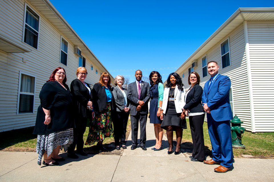 Secretary Carson visits Cedar Rapids, Iowa (26725042687)