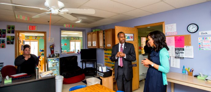 Secretary Carson visits Cedar Rapids, Iowa (41593197501)