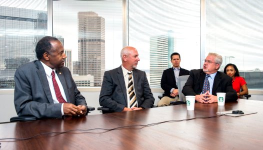 Secretary Carson visits Denver HUD Field Office (38041516372)