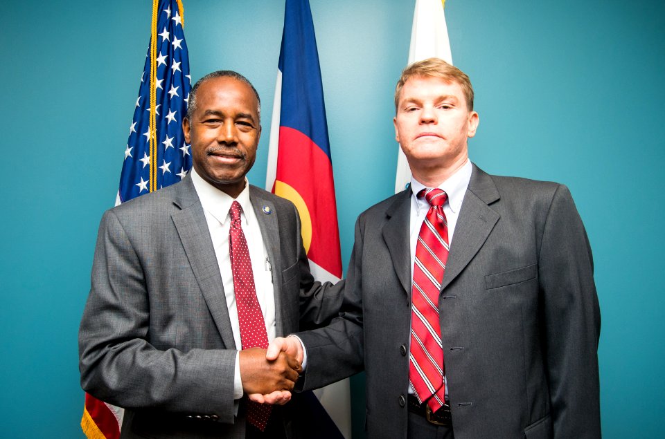 Secretary Carson visits Denver HUD Field Office (37362992114)
