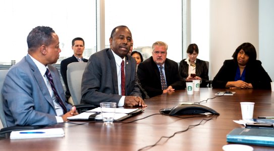 Secretary Carson visits Denver HUD Field Office (38041516162)