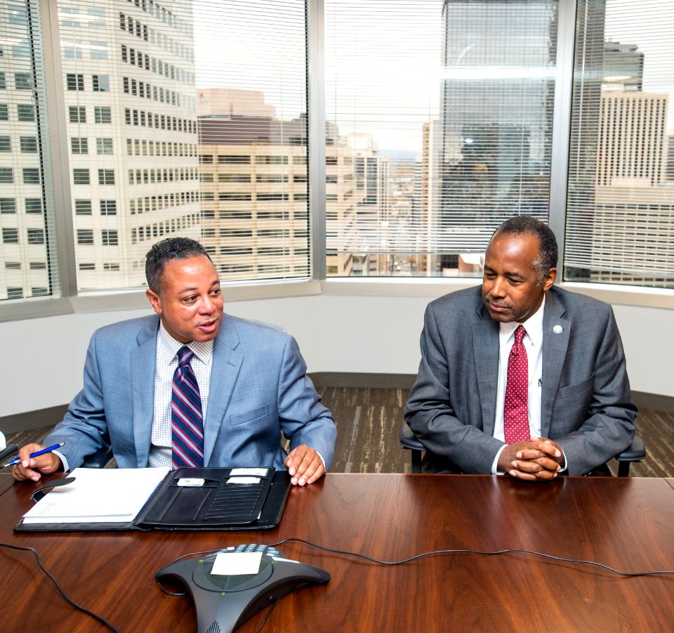 Secretary Carson visits Denver HUD Field Office (38041519602)