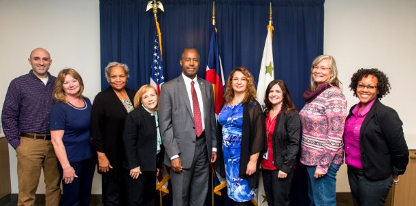Secretary Carson visits Denver HUD Field Office (38041519222)