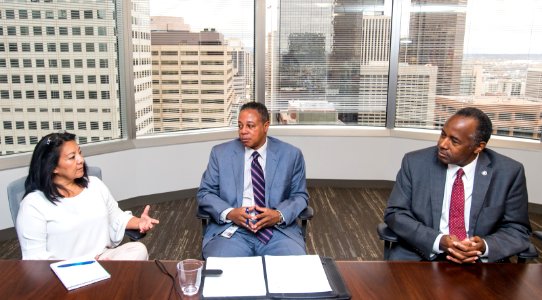 Secretary Carson visits Denver HUD Field Office (38041522362)