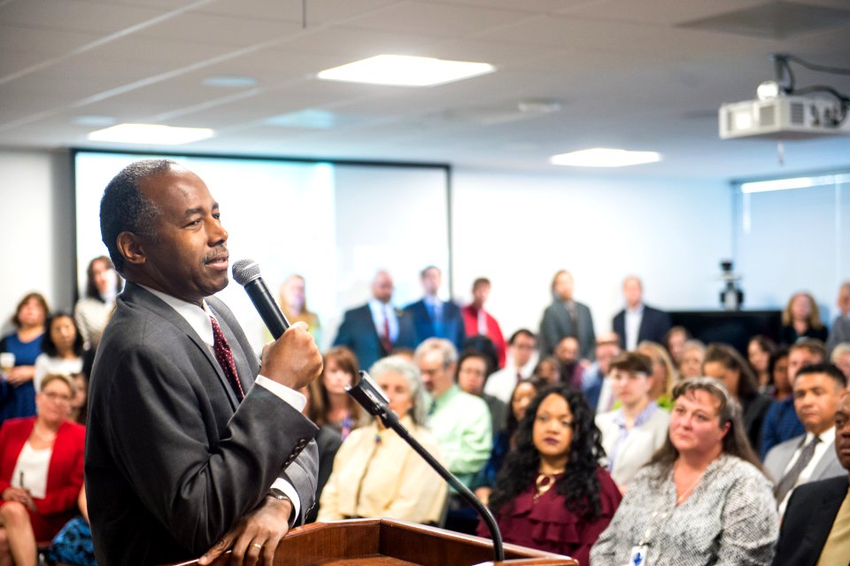 Secretary Carson visits Denver HUD Field Office (38041518272)