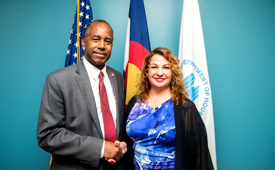 Secretary Carson visits Denver HUD Field Office (38041522722)
