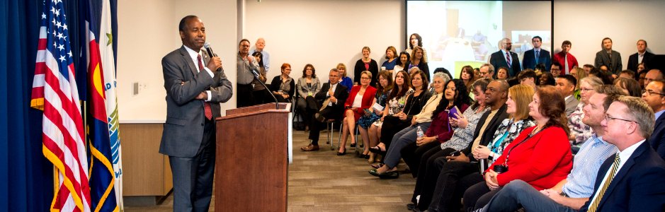 Secretary Carson visits Denver HUD Field Office (38041517082)