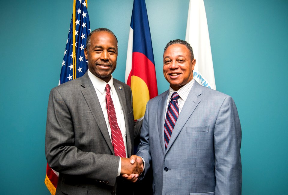 Secretary Carson visits Denver HUD Field Office (38041523632)