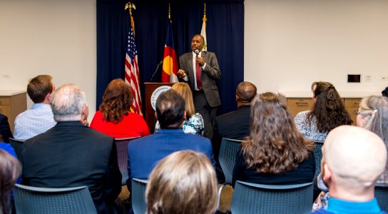 Secretary Carson visits Denver HUD Field Office (38041524572)