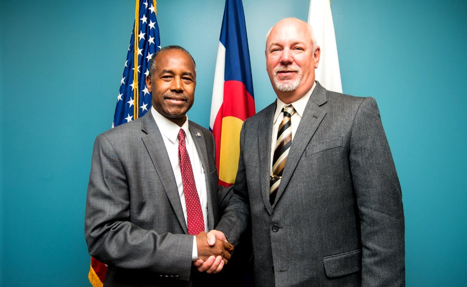 Secretary Carson visits Denver HUD Field Office (38041522982)