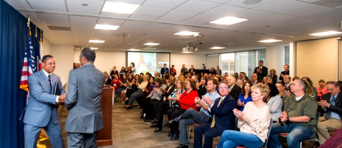 Secretary Carson visits Denver HUD Field Office (38041524202)