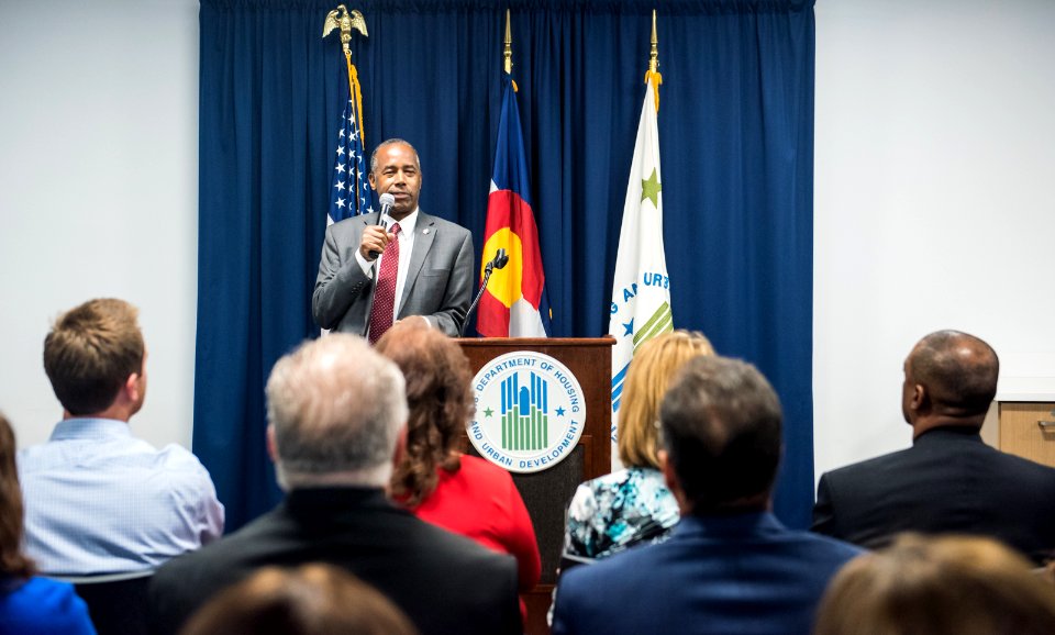 Secretary Carson visits Denver HUD Field Office (38041525172)