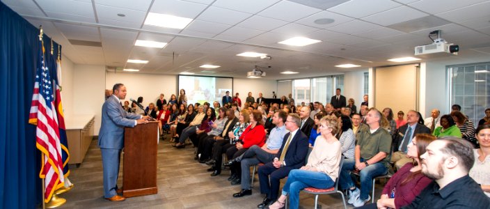Secretary Carson visits Denver HUD Field Office (38072579261)