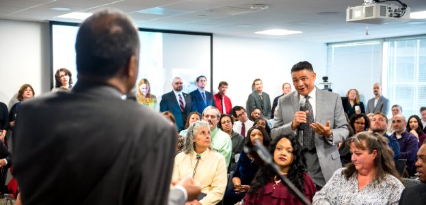 Secretary Carson visits Denver HUD Field Office (38041526112)