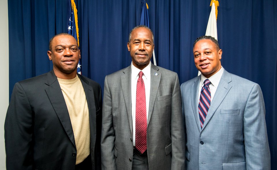 Secretary Carson visits Denver HUD Field Office (38072580771)
