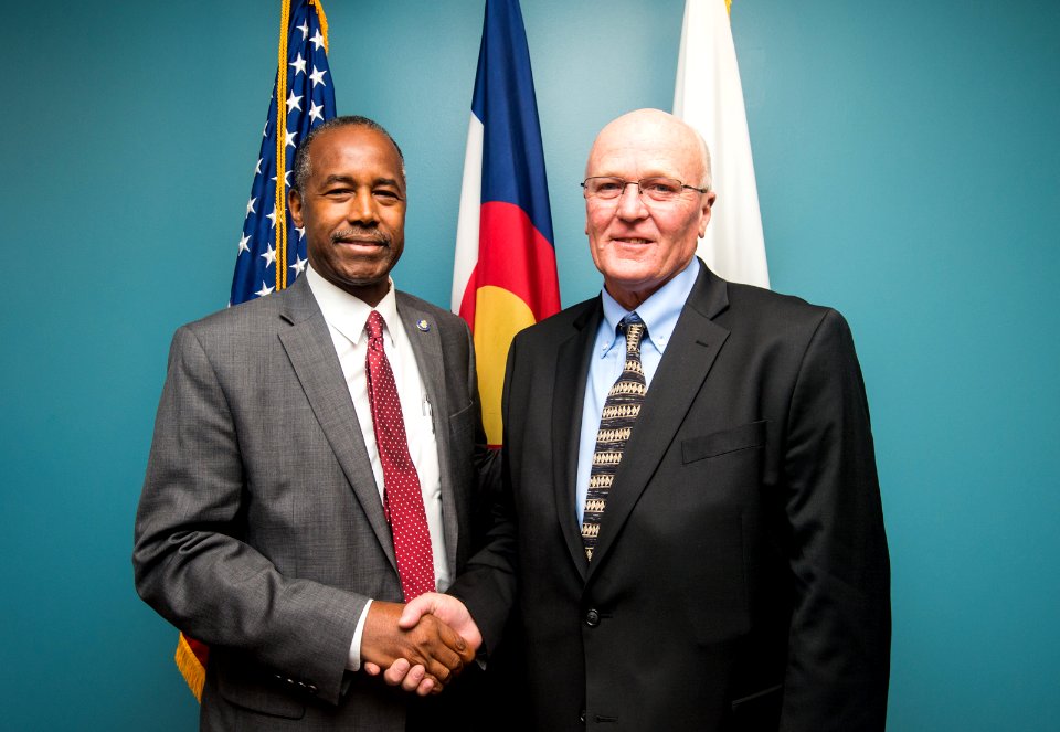 Secretary Carson visits Denver HUD Field Office (38072582891)