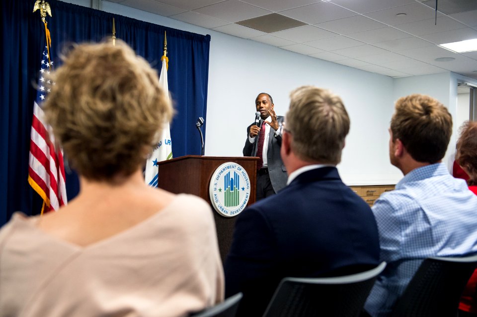 Secretary Carson visits Denver HUD Field Office (38072584051)