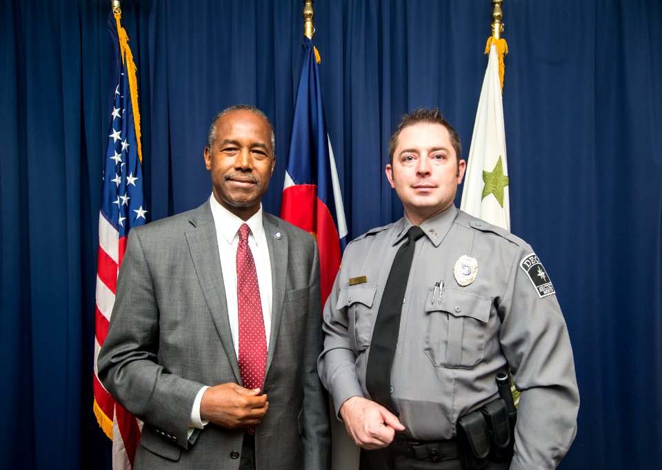 Secretary Carson visits Denver HUD Field Office (38072585671)