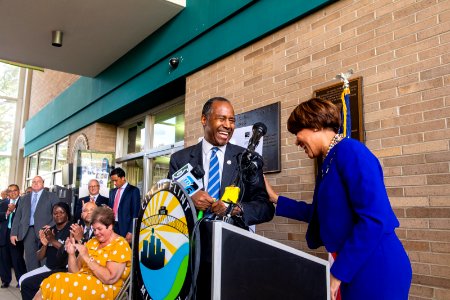 Secretary Carson Visits Flint, Michigan (28709023697)