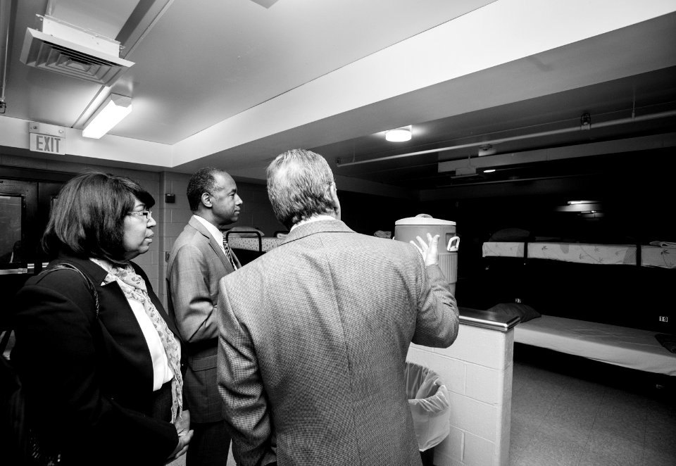 Secretary Carson visits Helping Up Mission in Baltimore (24293334258)