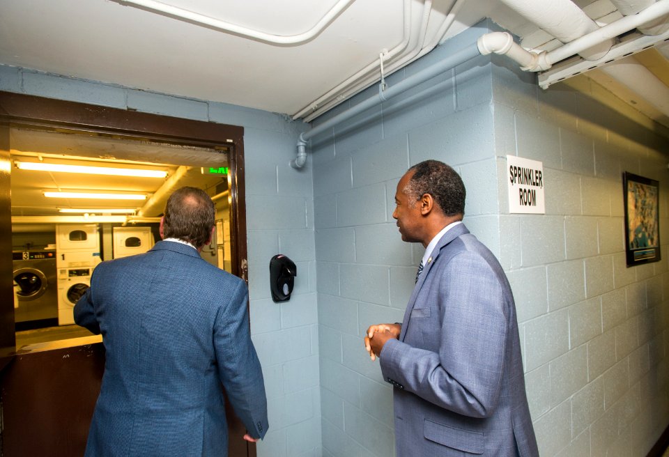 Secretary Carson visits Helping Up Mission in Baltimore (24293334178)