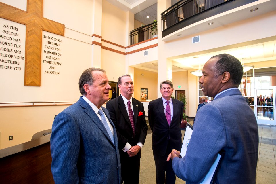Secretary Carson visits Helping Up Mission in Baltimore (37435687454)