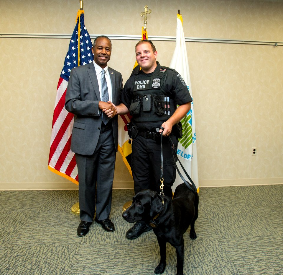 Secretary Carson visits HUD Baltimore Field Office (35293858610)