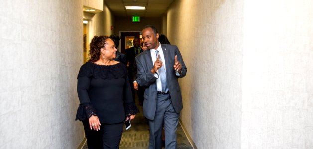 Secretary Carson visits HUD Baltimore Field Office (35293870720)