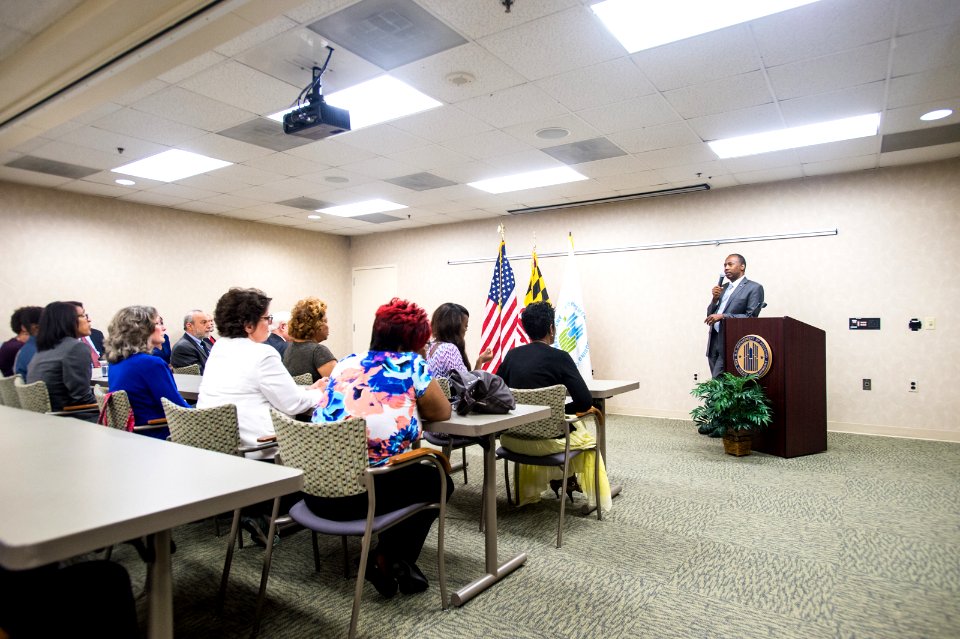 Secretary Carson visits HUD Baltimore Field Office (35641547266)