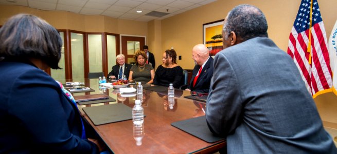 Secretary Carson visits HUD Baltimore Field Office (35641553386)