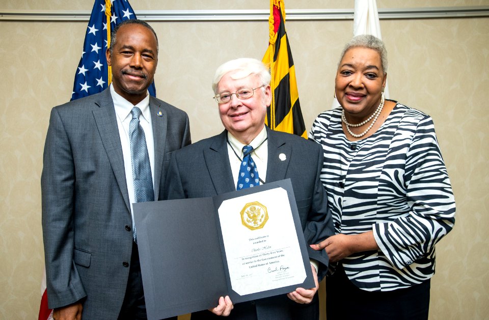 Secretary Carson visits HUD Baltimore Field Office (35680935935)