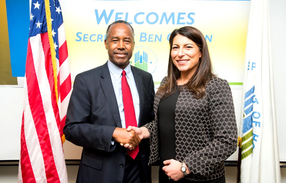Secretary Carson visits Jacksonville Filed Office (33159584384)