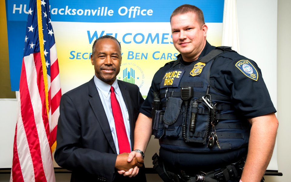 Secretary Carson visits Jacksonville Filed Office (33190180133)