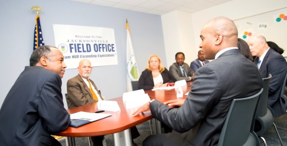 Secretary Carson visits Jacksonville Filed Office (33845376222)