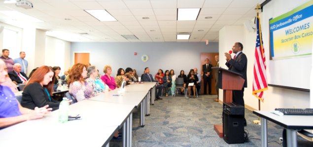 Secretary Carson visits Jacksonville Filed Office (33873387691)