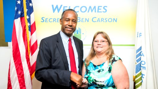 Secretary Carson visits Jacksonville Filed Office (33873411741)