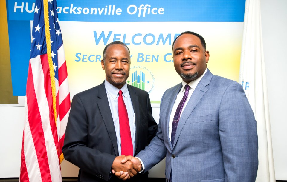 Secretary Carson visits Jacksonville Filed Office (33961429866)